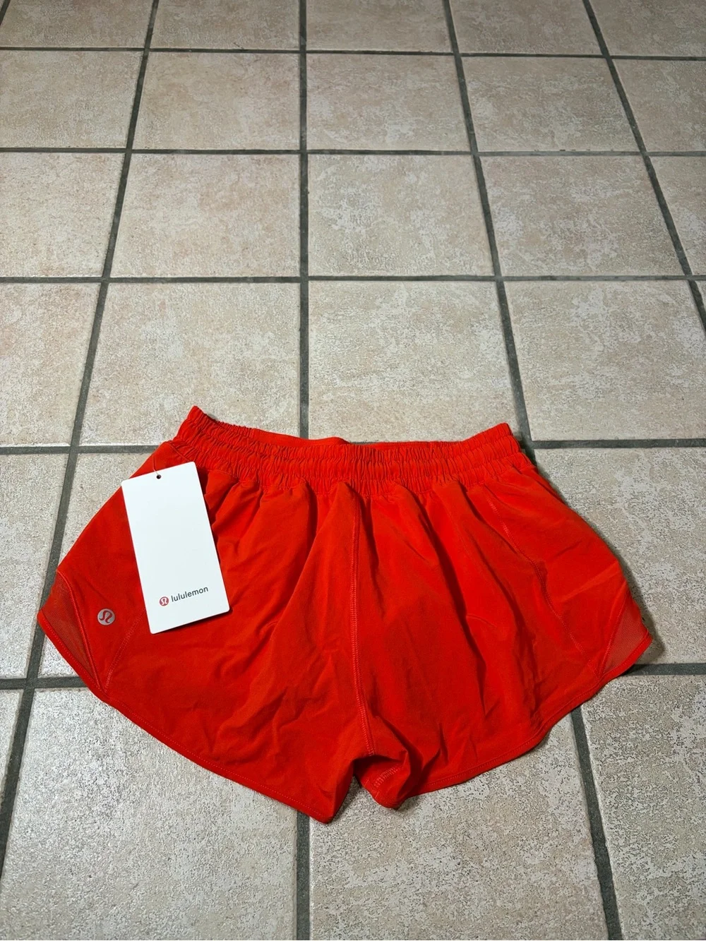 NWT Lululemon Hotty Hot Short *LR 2.5” (Cherry Ember) Size 6
